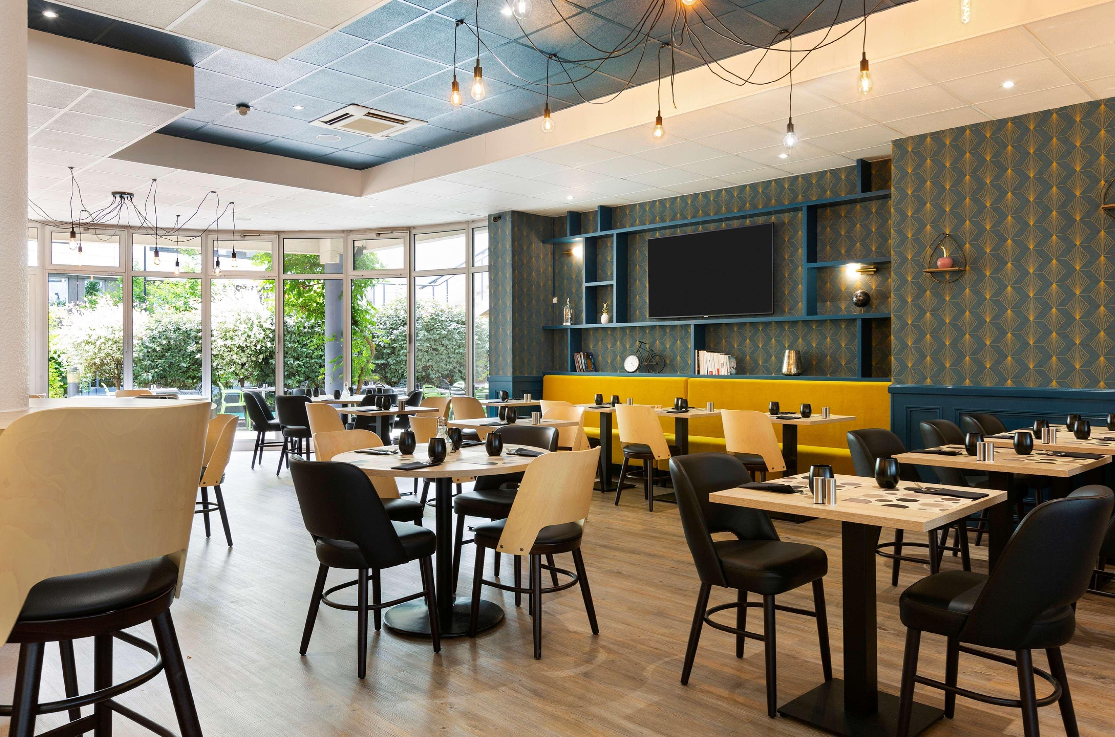 Hotel Kyriad Tours St Pierre Des Corps Gare Сен-П'єрр-де-Кор Екстер'єр фото